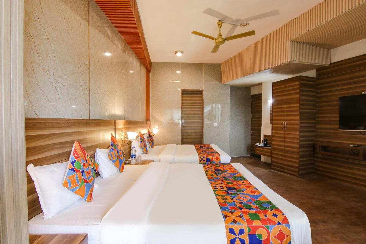Fabhotel Vijay Palace Дхарамсала Екстериор снимка