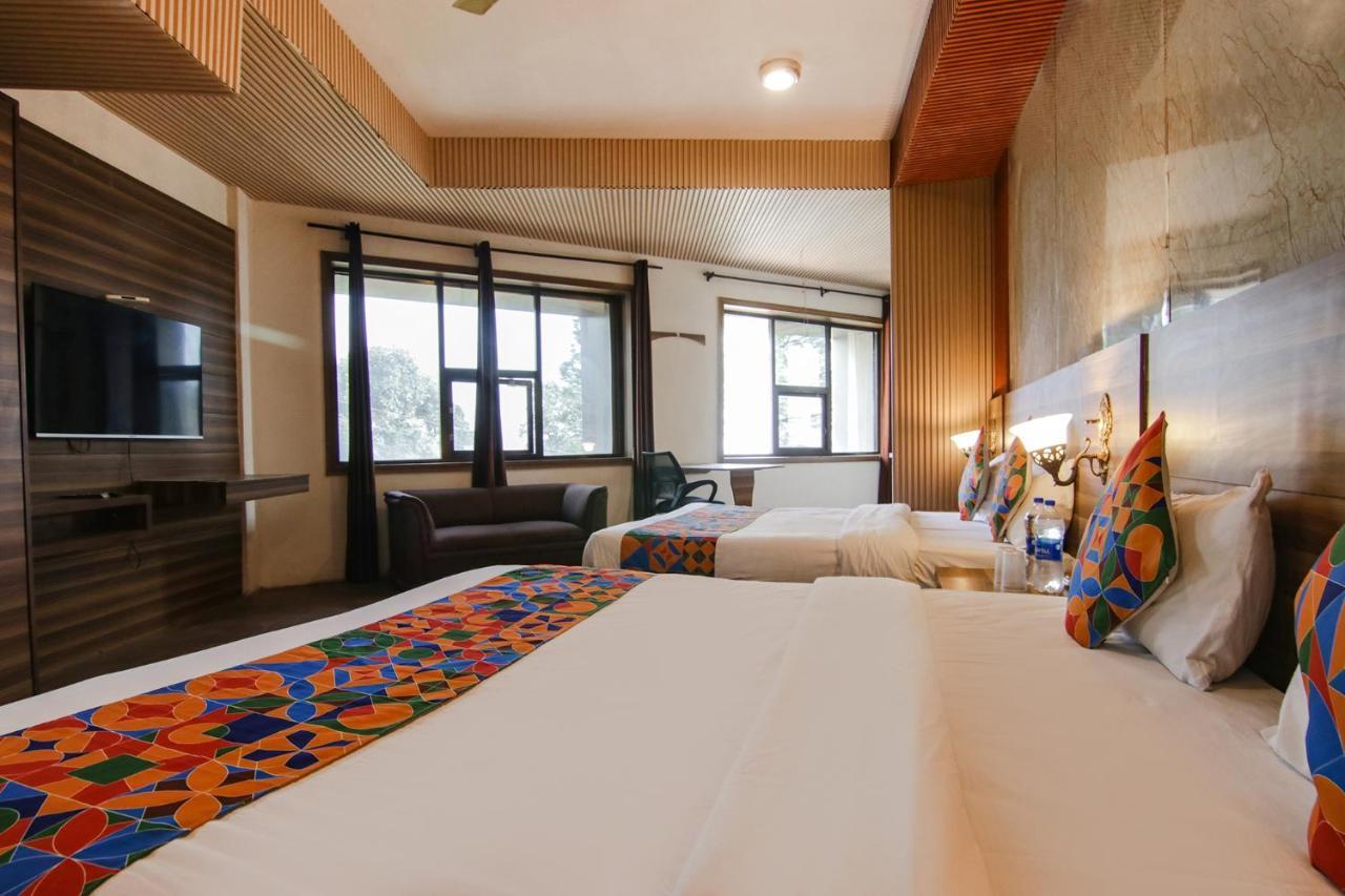 Fabhotel Vijay Palace Дхарамсала Екстериор снимка
